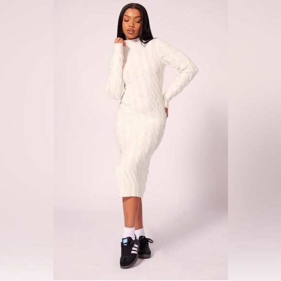 PrettyLittleThing Dresses & Skirts - Pretty Little Thing NWT WHITE KNIT MAXI DRESS - small